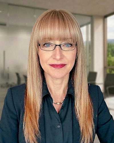 Elizabeth  Wenghofer